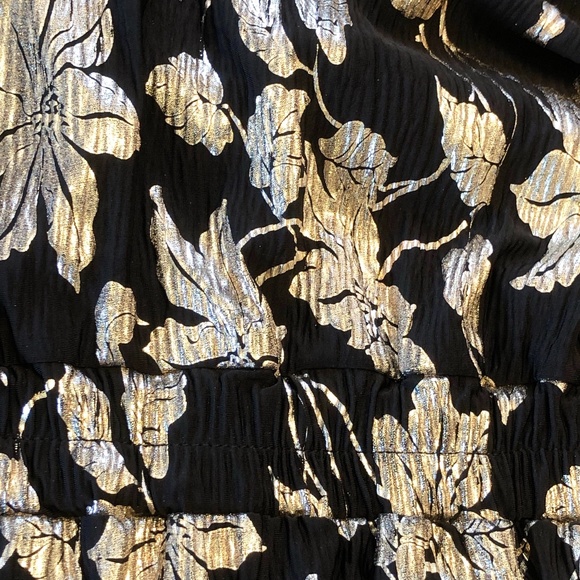 NWOT Black and Gold Faux Wrap Dress Size: Medium Vero Mode Brand - Picture 9 of 12